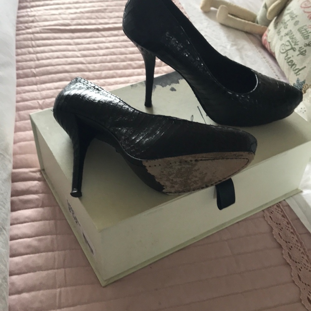 Pumps - Picture 3 of 3